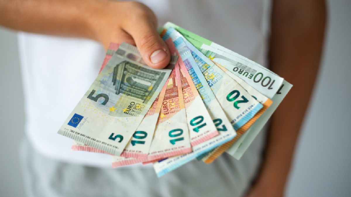 Ce métier sans diplôme, payé jusqu’à 2000 € par mois, fait son grand retour _ la réalité derrière le nouveau boom